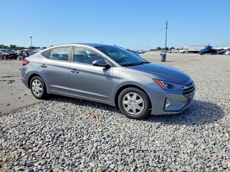 Photo 4 from auction – 2019 HYUNDAI ELANTRA with VIN KMHD74LF8KU831712