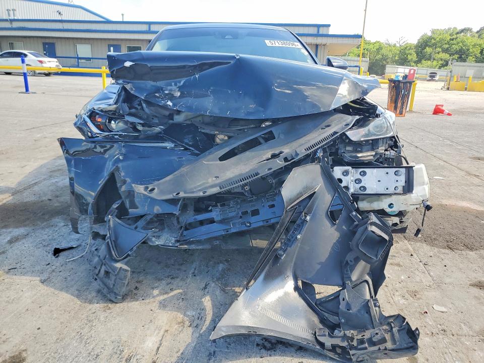 Photo 5 from auction – 2018 LEXUS IS with VIN JTHC81D24J5028961