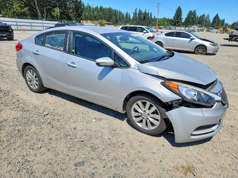 Photo 4 from auction – 2016 KIA FORTE with VIN KNAFX4A65G5604119