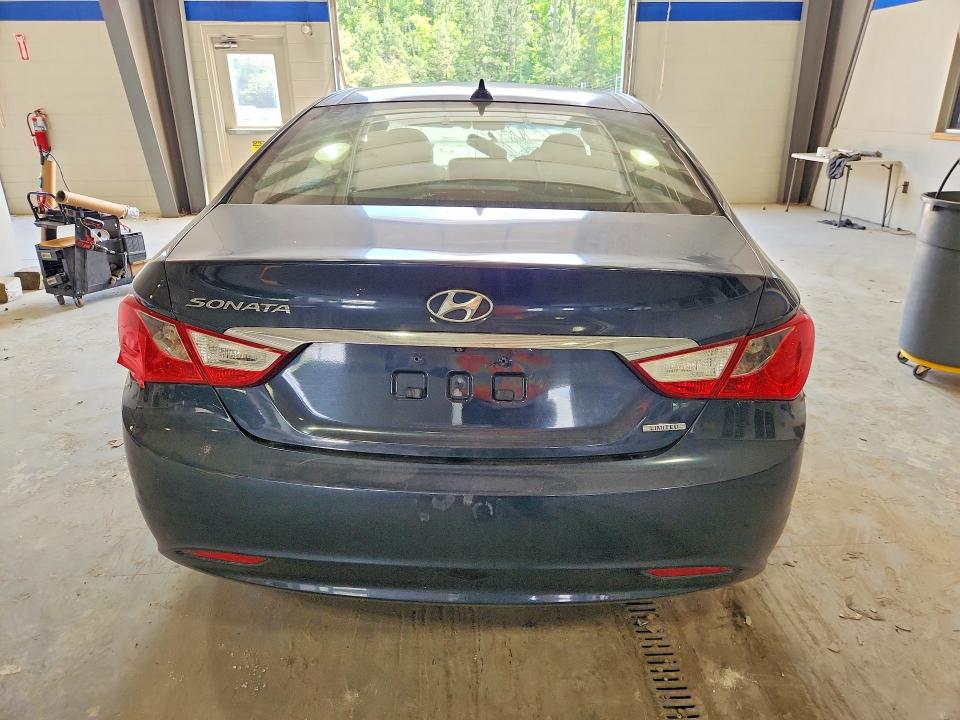 Photo 6 from auction – 2012 HYUNDAI SONATA with VIN 5NPEC4ACXCH397415