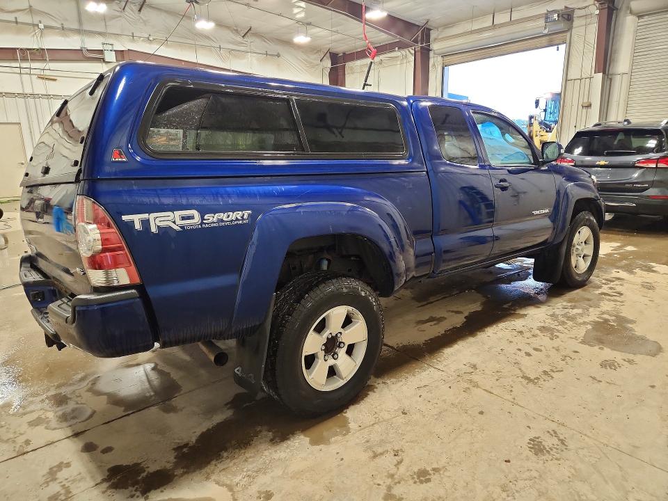 Photo 3 from auction – 2015 TOYOTA TACOMA with VIN 5TFUU4EN1FX125624