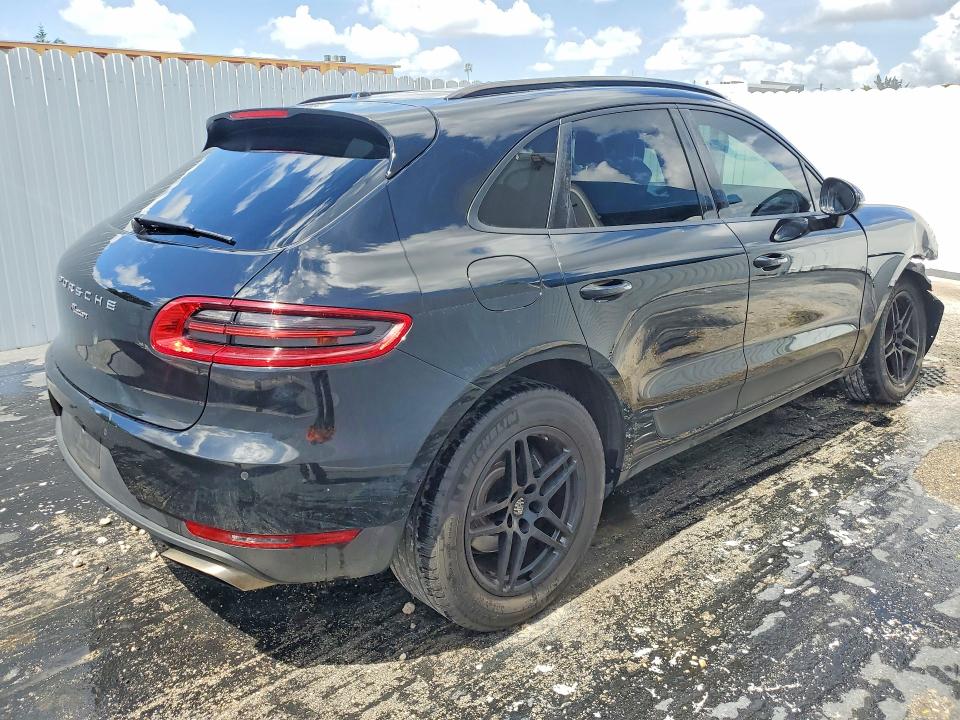 Photo 3 from auction – 2018 PORSCHE MACAN with VIN WP1AA2A58JLB21543