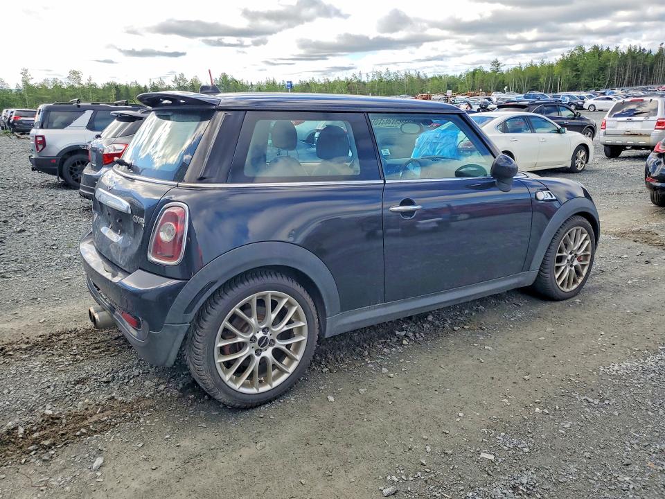 Photo 3 from auction – 2009 MINI COOPER with VIN WMWMF73519TT94861