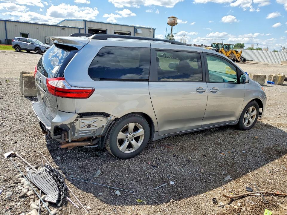 Photo 3 from auction – 2016 TOYOTA SIENNA with VIN 5TDKK3DC8GS745367