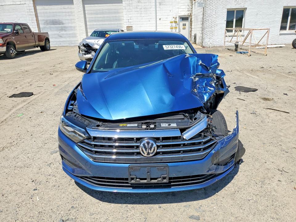 Photo 5 from auction – 2019 VOLKSWAGEN JETTA with VIN 3VWC57BU0KM113001
