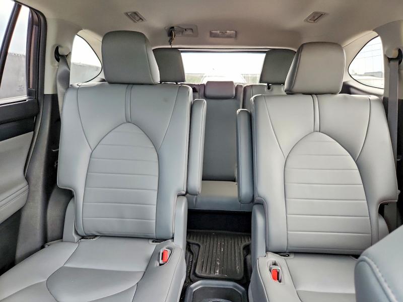 Photo 10 from auction – 2021 TOYOTA HIGHLANDER with VIN 5TDGZRBH2MS547964