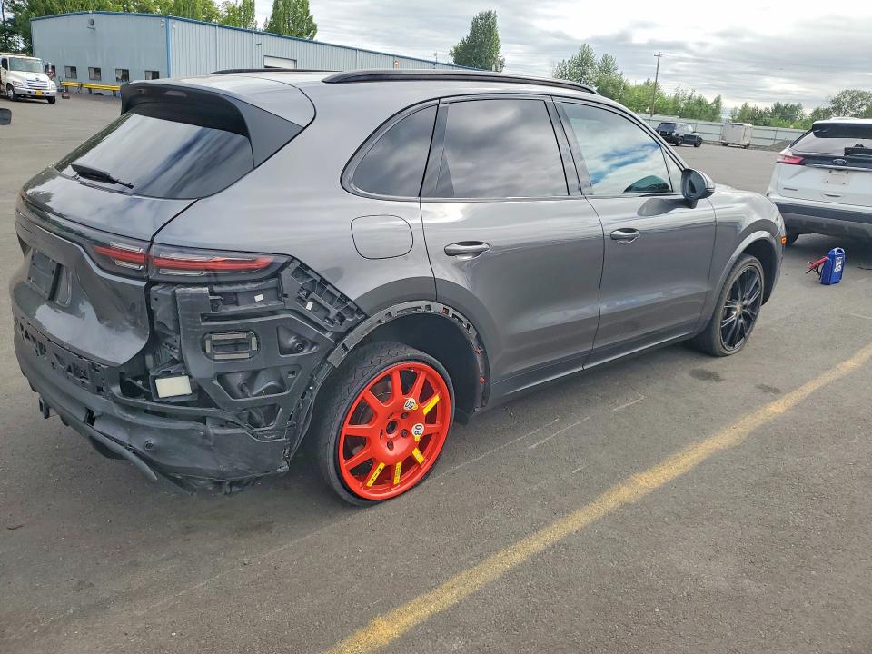 Photo 3 from auction – 2022 PORSCHE CAYENNE with VIN WP1AA2AY1NDA04400