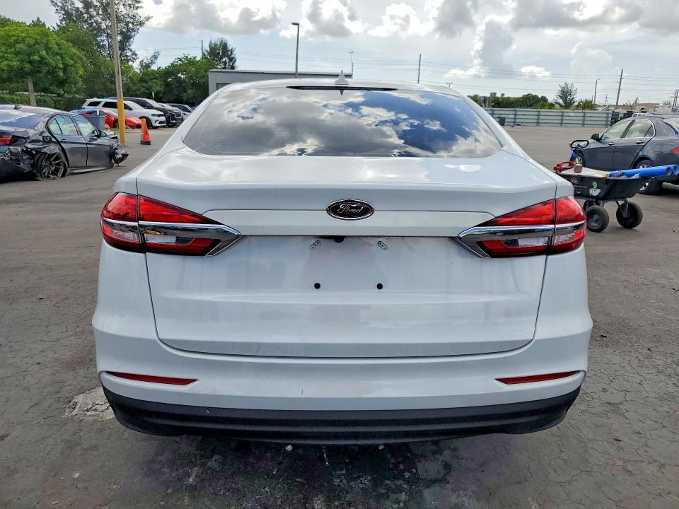 Photo 6 from auction – 2020 FORD FUSION with VIN 3FA6P0G75LR200049