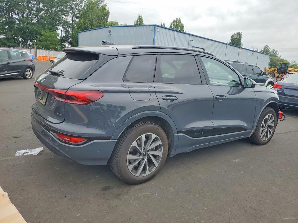 Zdjęcie 3 z aukcji – 2025 AUDI Q6 E-TRON z VIN WA124BGF8SA042202