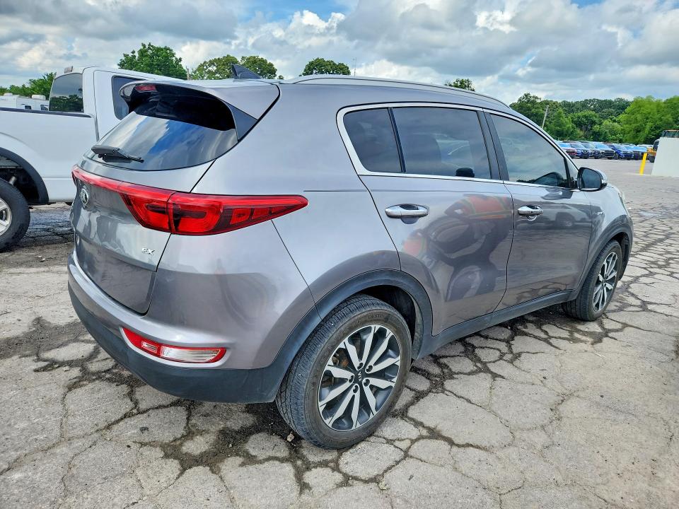 Photo 3 from auction – 2017 KIA SPORTAGE with VIN KNDPNCAC8H7171964