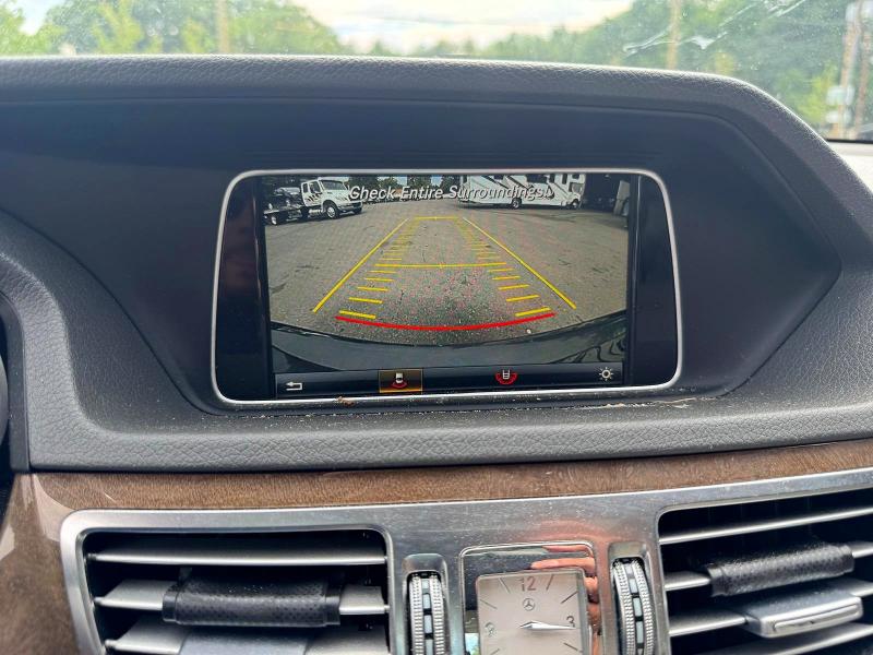 Photo 8 from auction – 2016 MERCEDES-BENZ E with VIN WDDHF8JB5GB185229