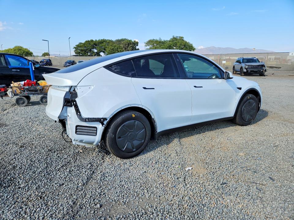 Photo 3 from auction – 2026 TESLA MODEL Y with VIN 7SAYGDED8TA605598