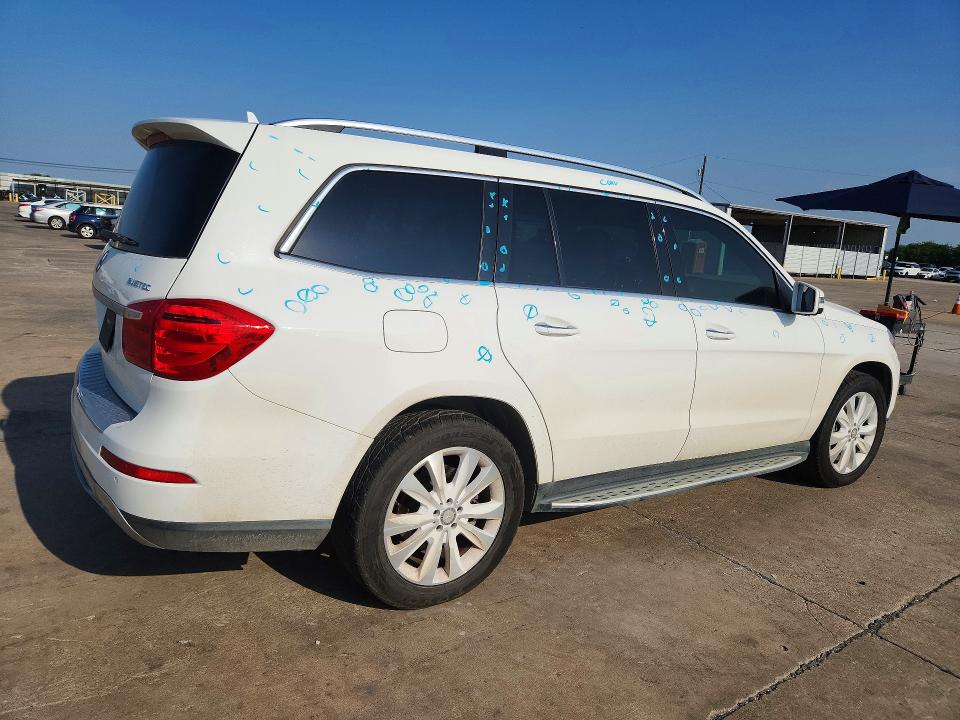 Photo 3 from auction – 2016 MERCEDES-BENZ GL with VIN 4JGDF2EEXGA702021