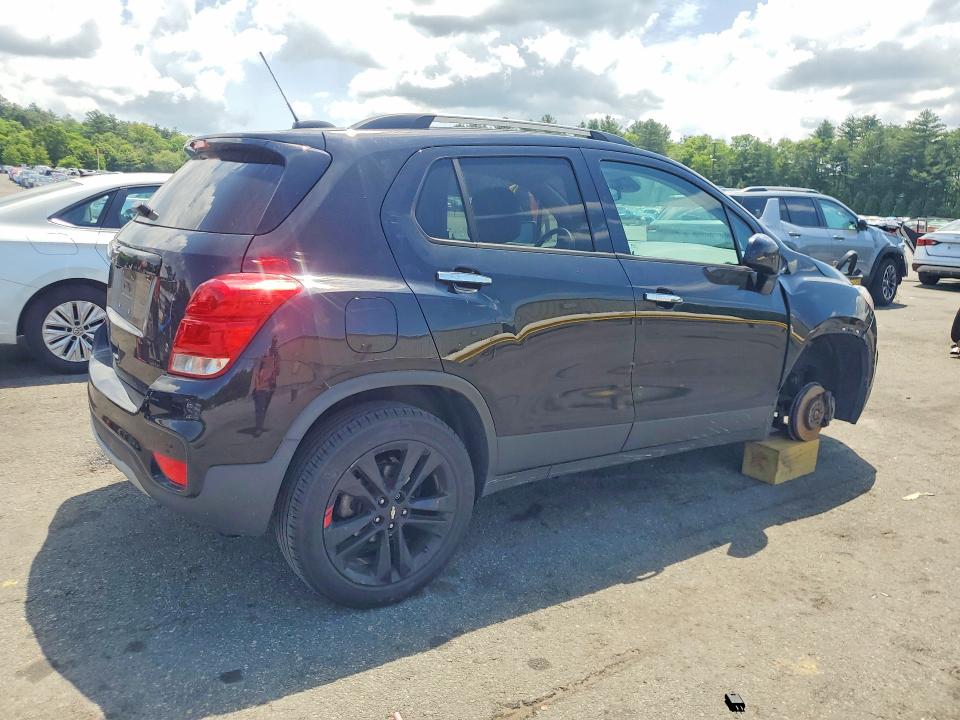 Photo 3 from auction – 2018 CHEVROLET TRAX with VIN 3GNCJPSB7JL354787