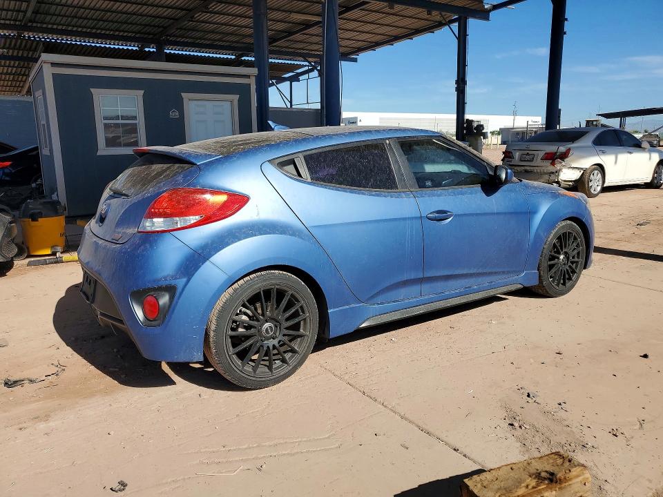 Foto 3 de la subasta – 2016 HYUNDAI VELOSTER con VIN KMHTC6AE3GU265026