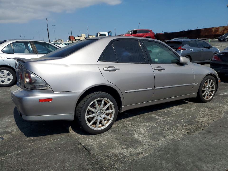 Photo 3 from auction – 2004 LEXUS IS with VIN JTHBD192540091326