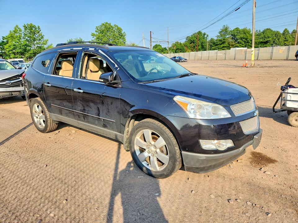 Photo 4 from auction – 2011 CHEVROLET TRAVERSE with VIN 1GNKVLED1BJ408180