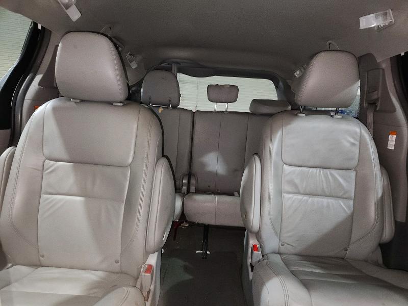 Photo 10 from auction – 2017 TOYOTA SIENNA with VIN 5TDDZ3DC1HS185648