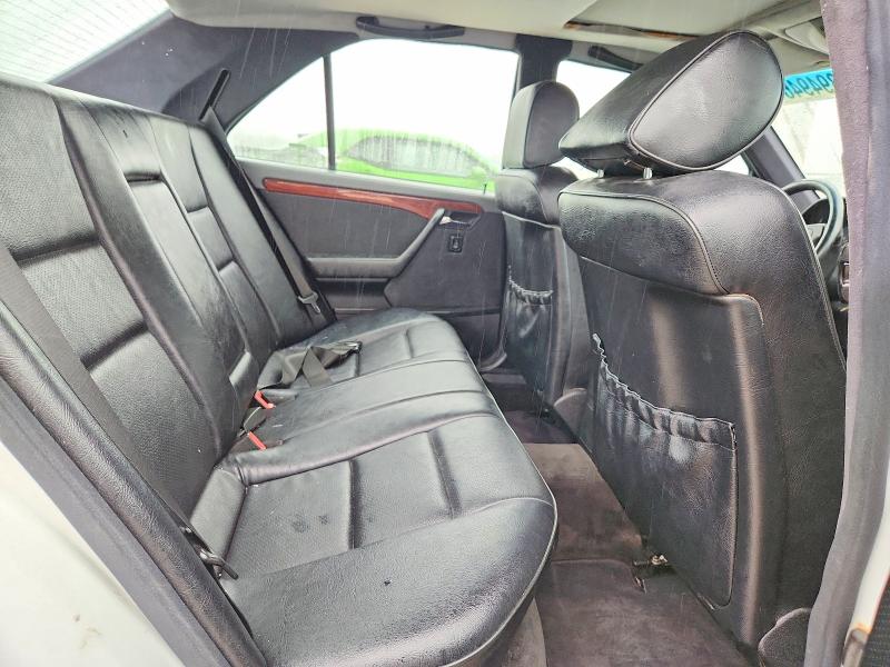 Photo 10 from auction – 1994 MERCEDES-BENZ C with VIN WDBHA22E8RF038203