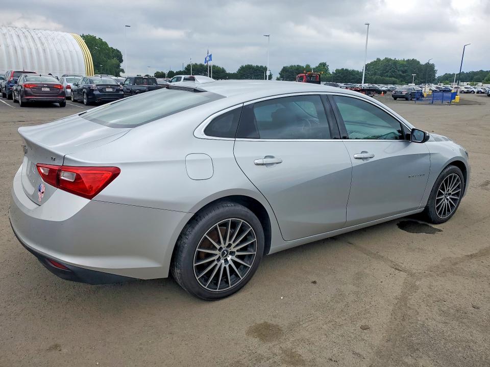 Photo 3 from auction – 2017 CHEVROLET MALIBU with VIN 1G1ZE5ST2HF274301
