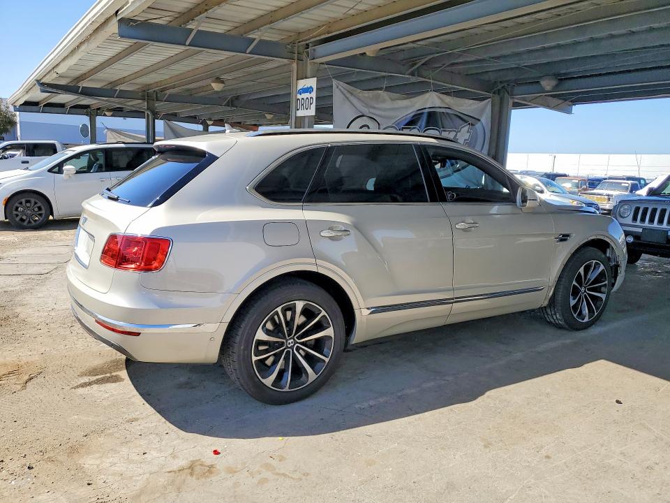 Foto 3 de la subasta – 2018 BENTLEY BENTAYGA con VIN SJAAC4ZV4JC018083