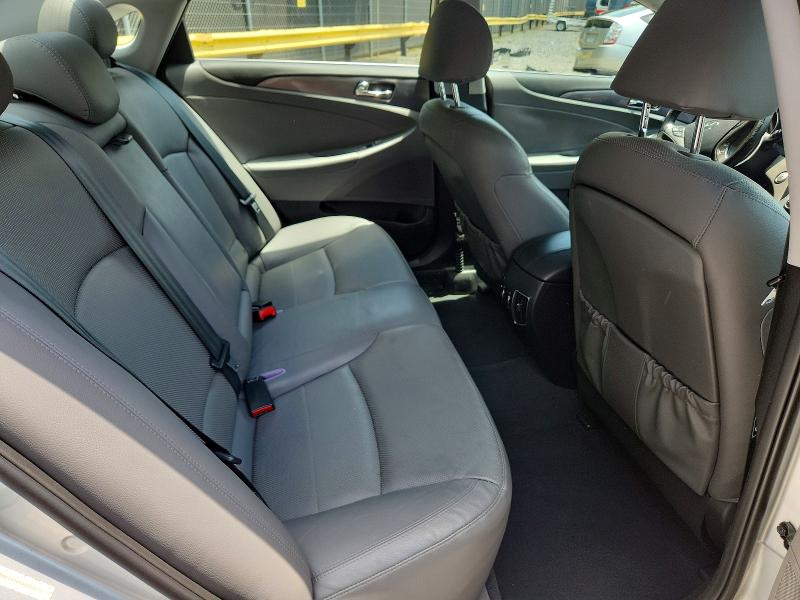 Photo 10 from auction – 2013 HYUNDAI SONATA with VIN KMHEC4A4XDA089271