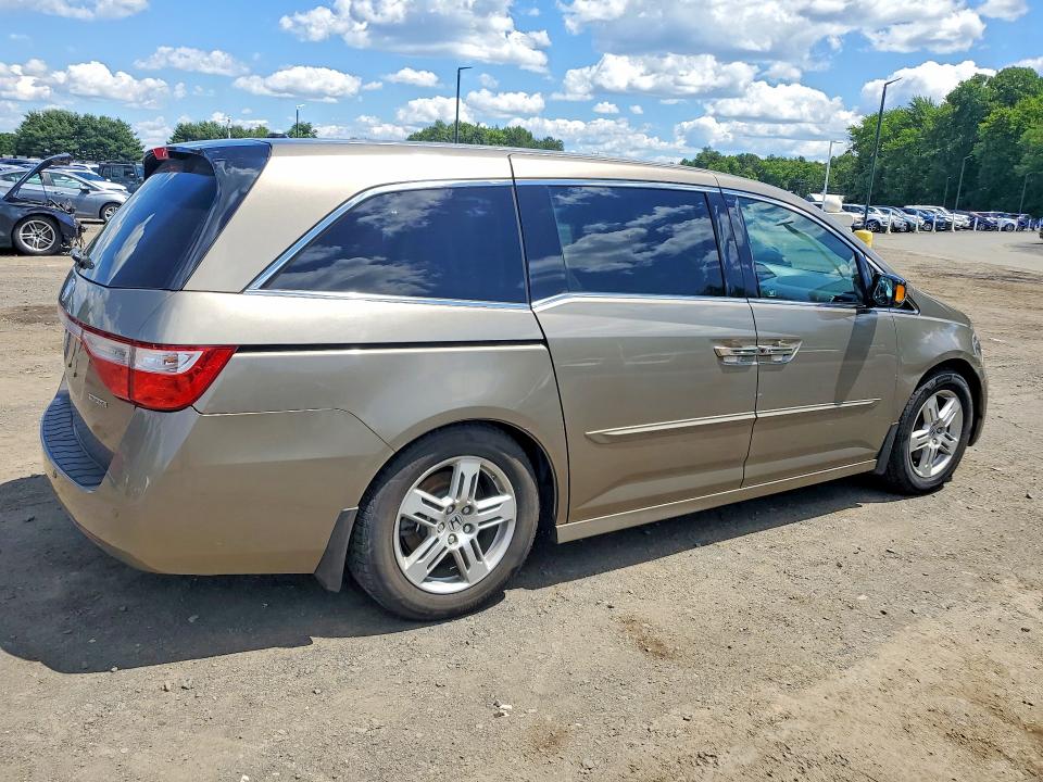 Photo 3 from auction – 2012 HONDA ODYSSEY with VIN 5FNRL5H90CB029082