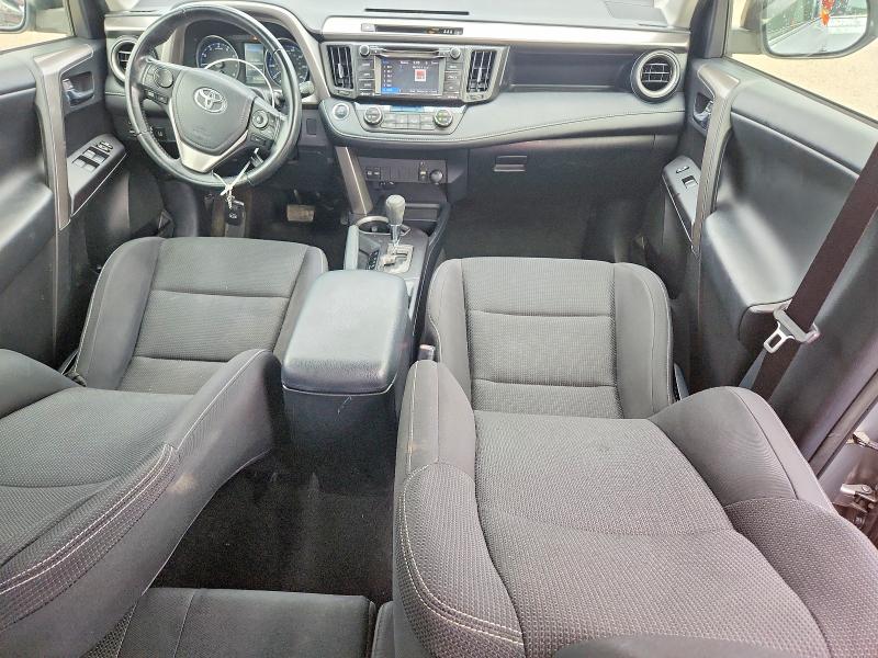 Photo 8 from auction – 2018 TOYOTA RAV4 with VIN JTMWFREV6JJ196104