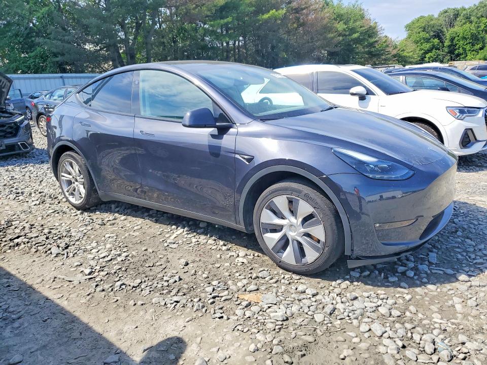 Снимка 4 от търг – 2024 TESLA MODEL Y с VIN 7SAYGDEE8RF084984