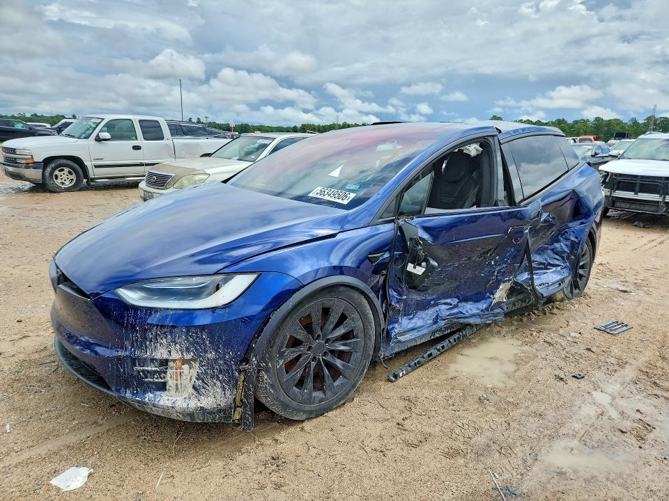 TESLA MODEL X 2017 with VIN 5YJXCDE2XHF046715 - Photo from auction