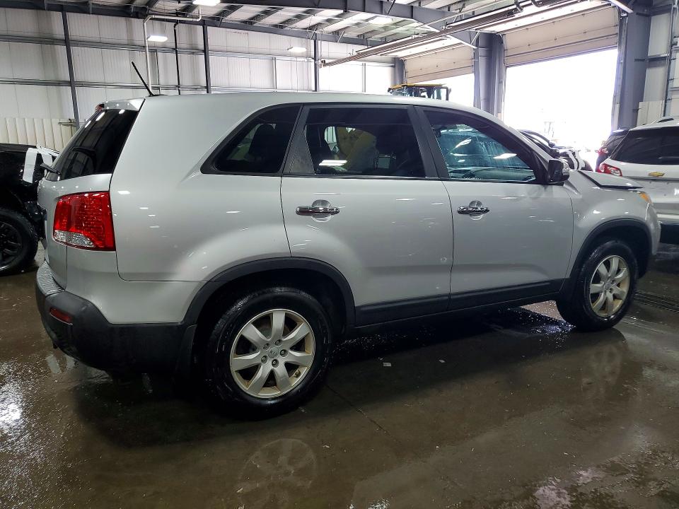 Photo 3 from auction – 2012 KIA SORENTO with VIN 5XYKT3A17CG246843