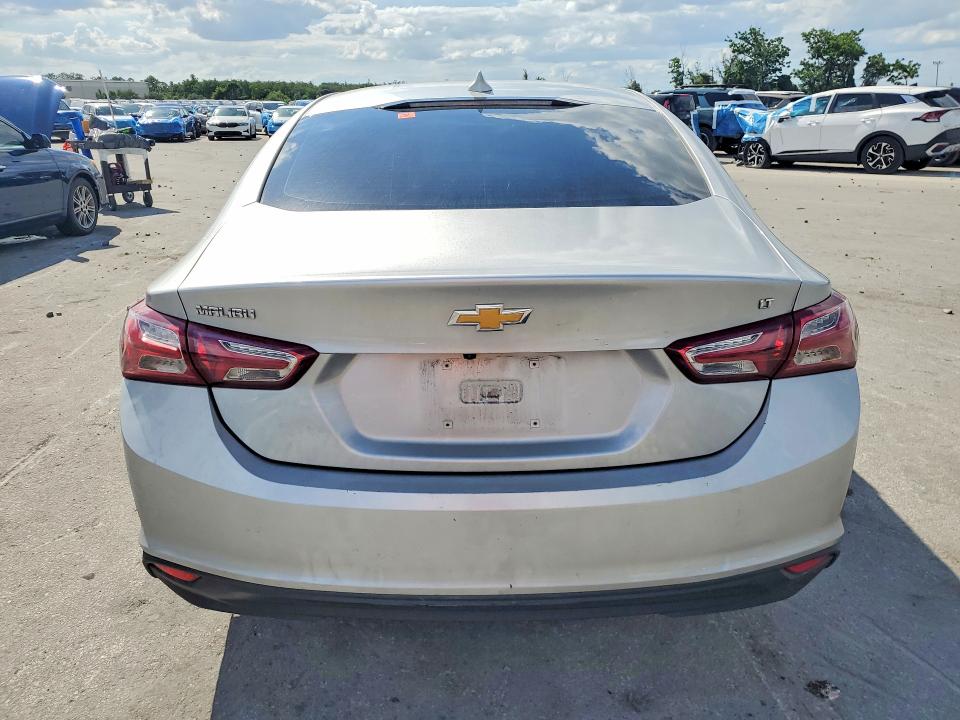 Photo 6 from auction – 2021 CHEVROLET MALIBU with VIN 1G1ZD5ST8MF076500