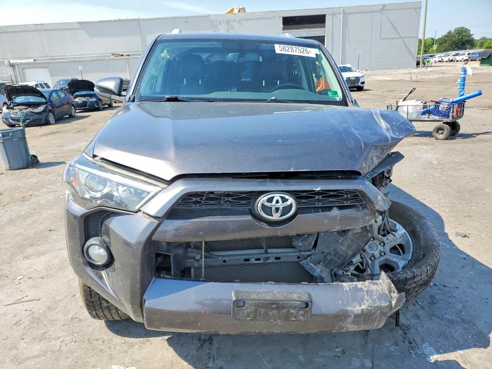 Photo 5 from auction – 2018 TOYOTA 4RUNNER with VIN JTEBU5JR8J5491523