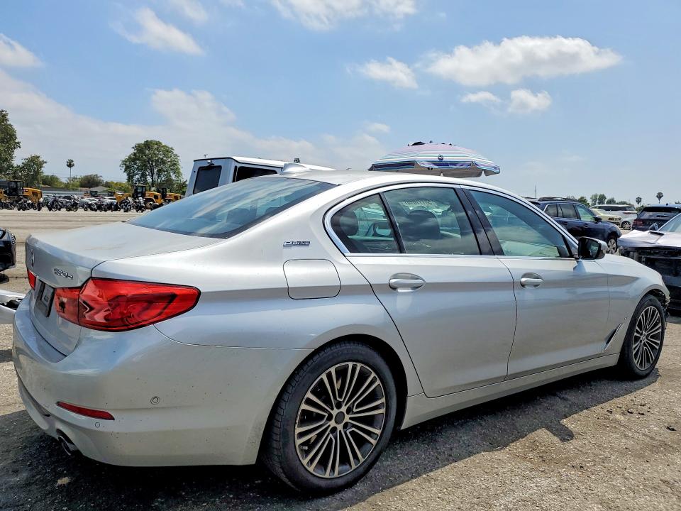 Photo 3 from auction – 2019 BMW 530XE with VIN WBAJB1C56KB376248