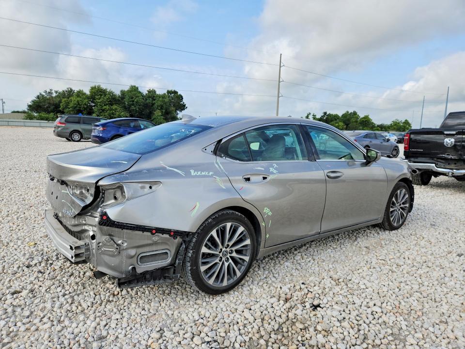 Photo 3 from auction – 2019 LEXUS ES with VIN 58ABZ1B11KU028318