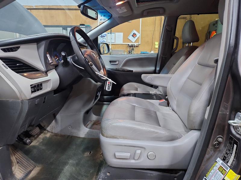 Photo 7 from auction – 2017 TOYOTA SIENNA with VIN 5TDDZ3DC8HS166112