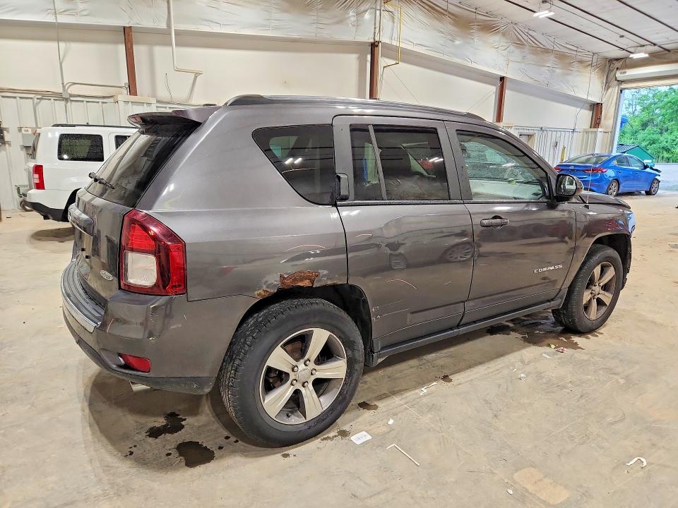 Photo 3 from auction – 2017 JEEP COMPASS with VIN 1C4NJDEB0HD111852