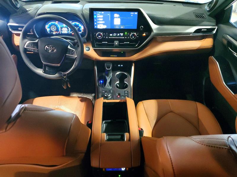 Photo 8 from auction – 2025 TOYOTA HIGHLANDER with VIN 5TDKDRBH0SS581634