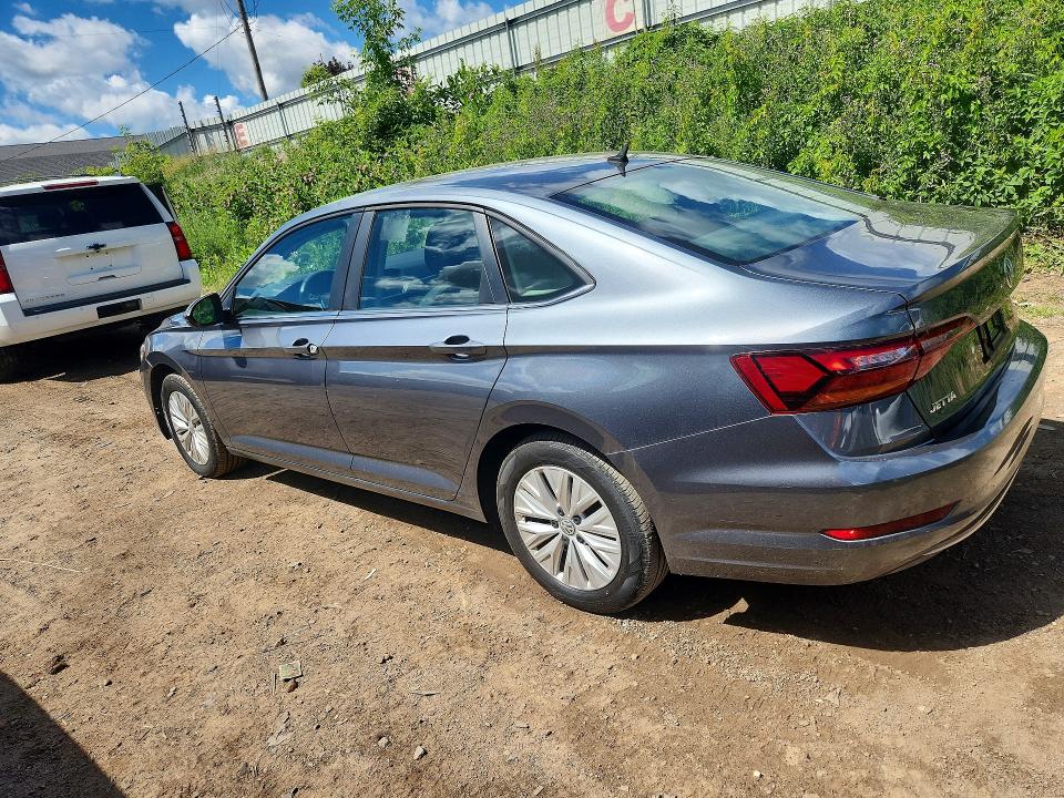 Photo 2 from auction – 2019 VOLKSWAGEN JETTA with VIN 3VWC57BU1KM045405