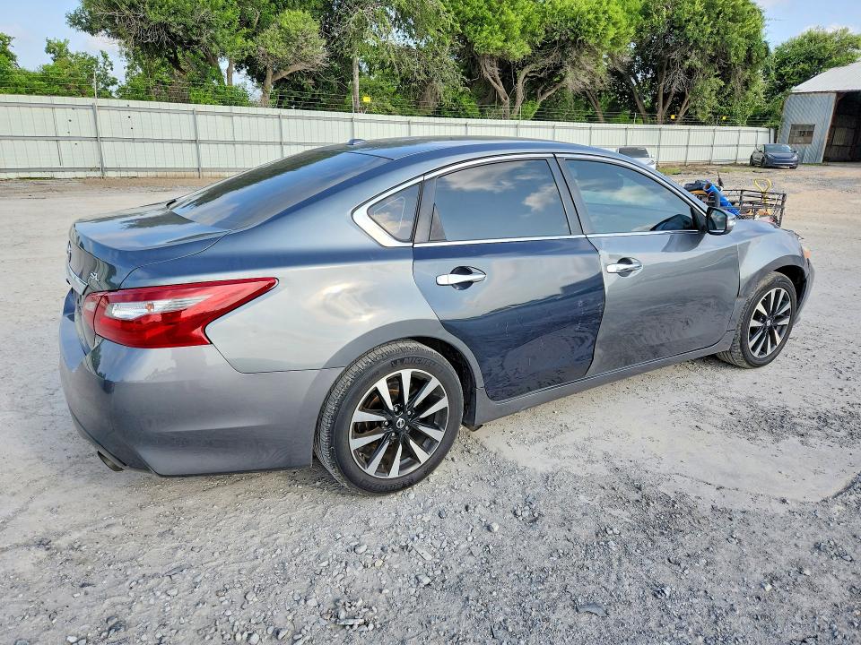 Photo 3 from auction – 2018 NISSAN ALTIMA with VIN 1N4AL3AP9JC196857
