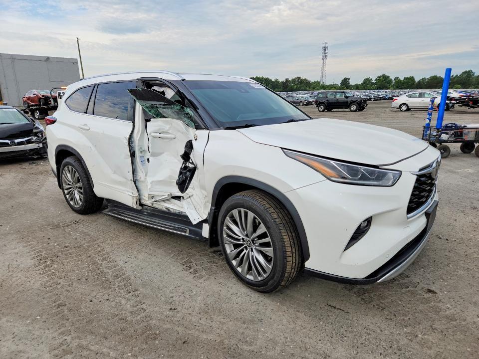 Foto 4 de la subasta – 2021 TOYOTA HIGHLANDER con VIN 5TDFZRBH7MS076969
