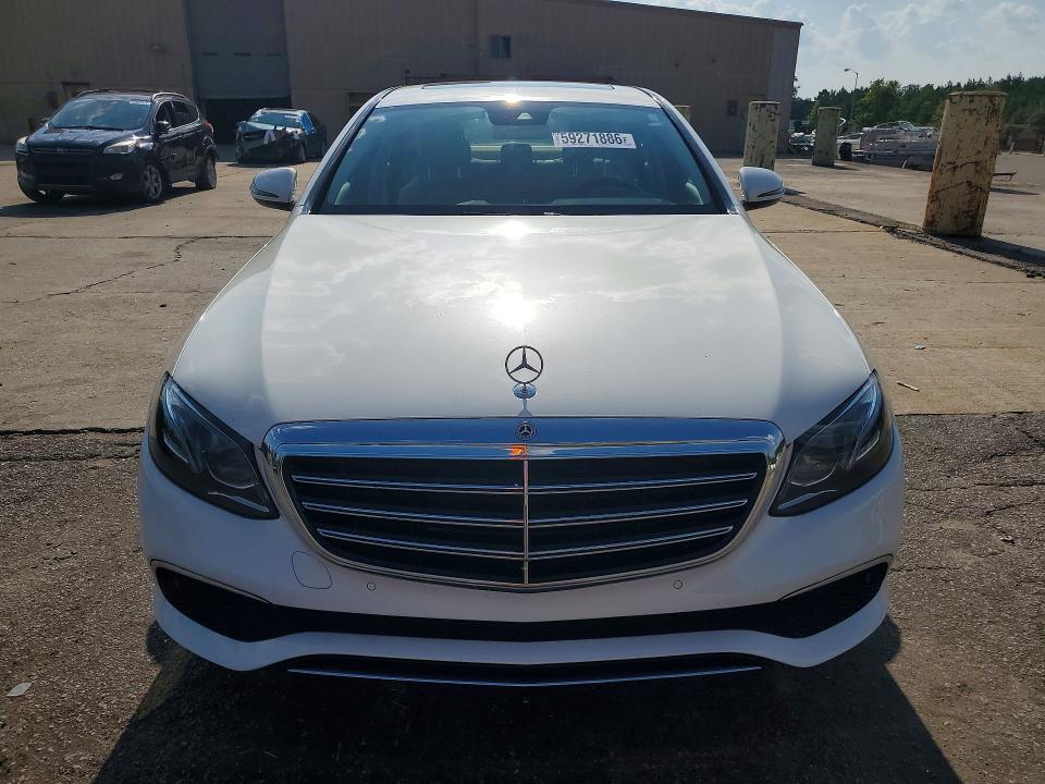 Photo 5 from auction – 2017 MERCEDES-BENZ E with VIN WDDZF4JB9HA280400