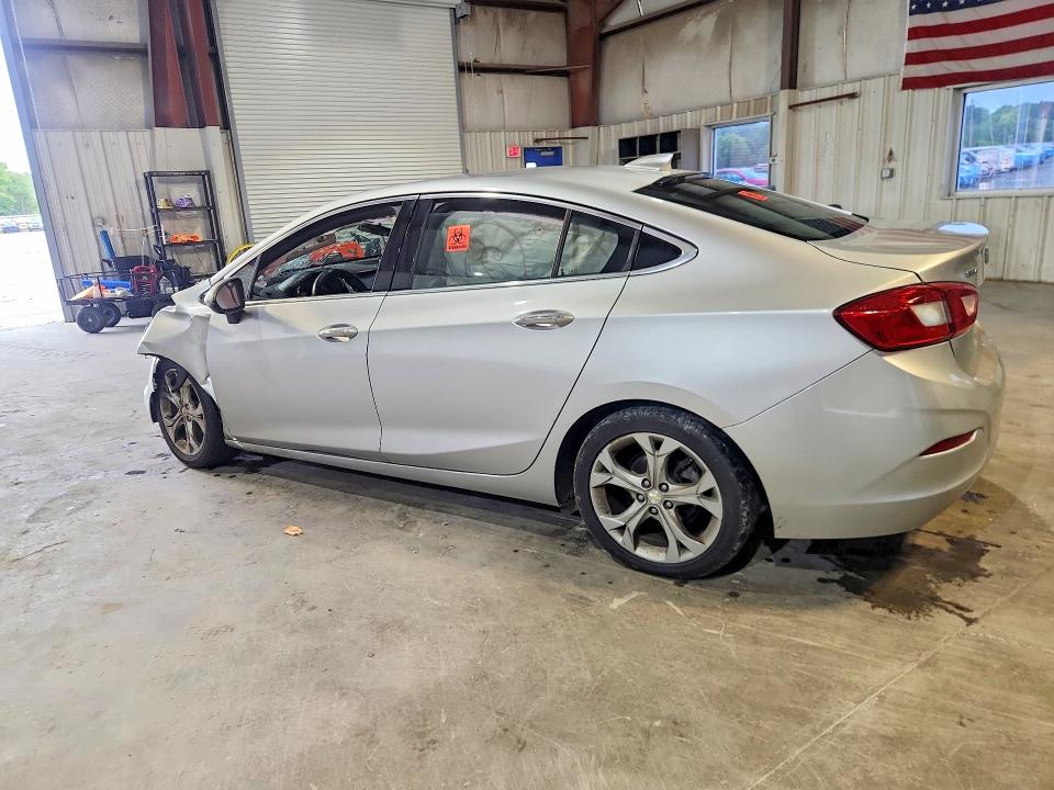 Photo 2 from auction – 2018 CHEVROLET CRUZE with VIN 1G1BF5SM7J7200914