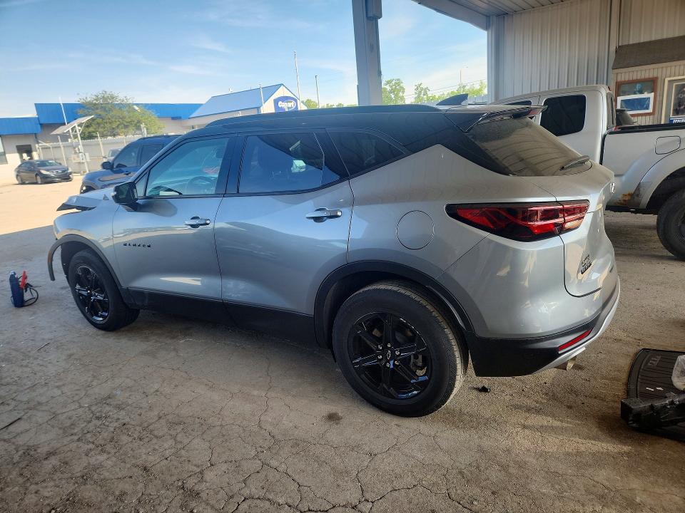Photo 2 from auction – 2024 CHEVROLET BLAZER with VIN 3GNKBDRS3RS129863