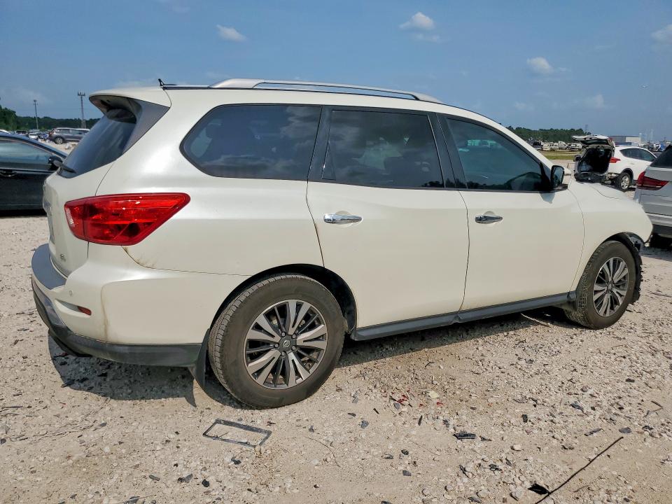 Photo 3 from auction – 2017 NISSAN PATHFINDER with VIN 5N1DR2MNXHC656060
