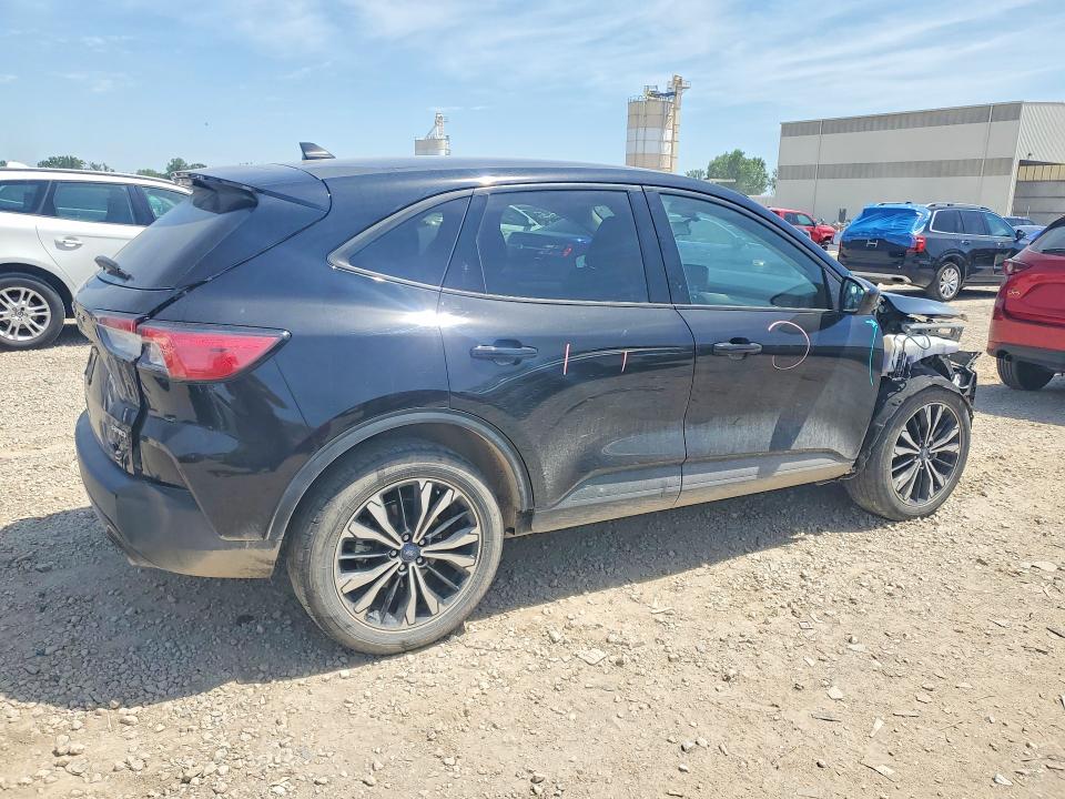 Photo 3 from auction – 2021 FORD ESCAPE with VIN 1FMCU9G62MUA16064