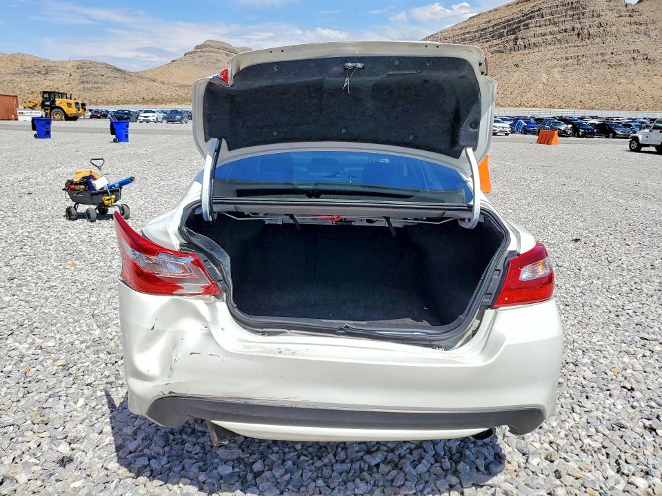 Photo 6 from auction – 2017 NISSAN ALTIMA with VIN 1N4AL3AP0HC124214