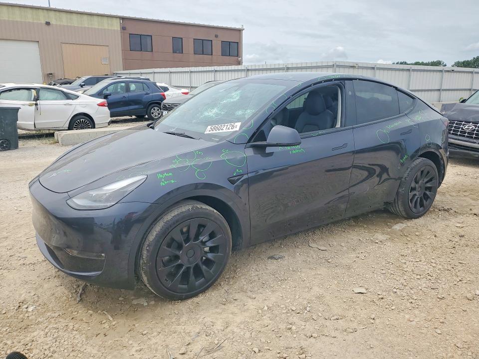 TESLA MODEL Y 2024 with VIN 7SAYGDEE0RF024973 - Photo from auction