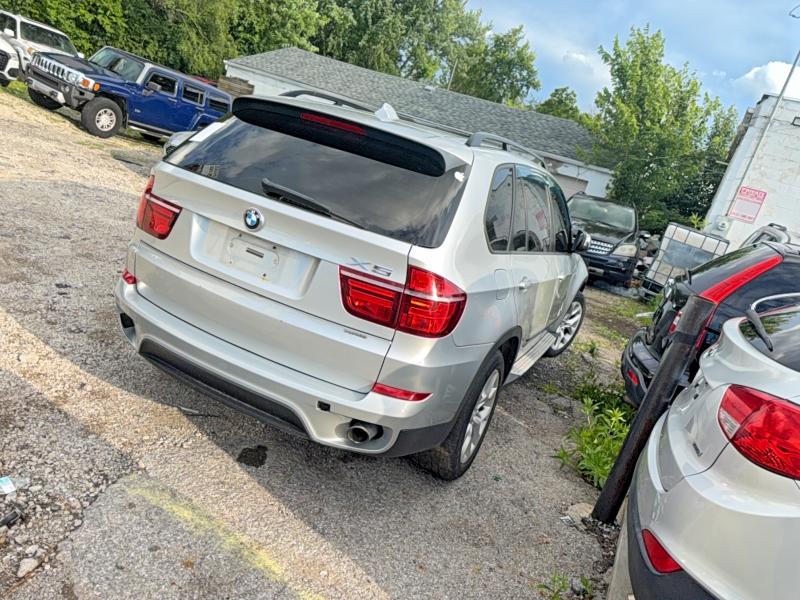 Photo 4 from auction – 2011 BMW X5 with VIN 5UXZV4C56BL408820