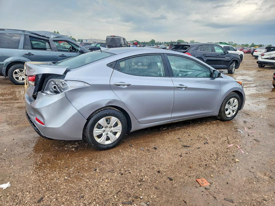 Photo 3 from auction – 2016 HYUNDAI ELANTRA with VIN 5NPDH4AE6GH787092